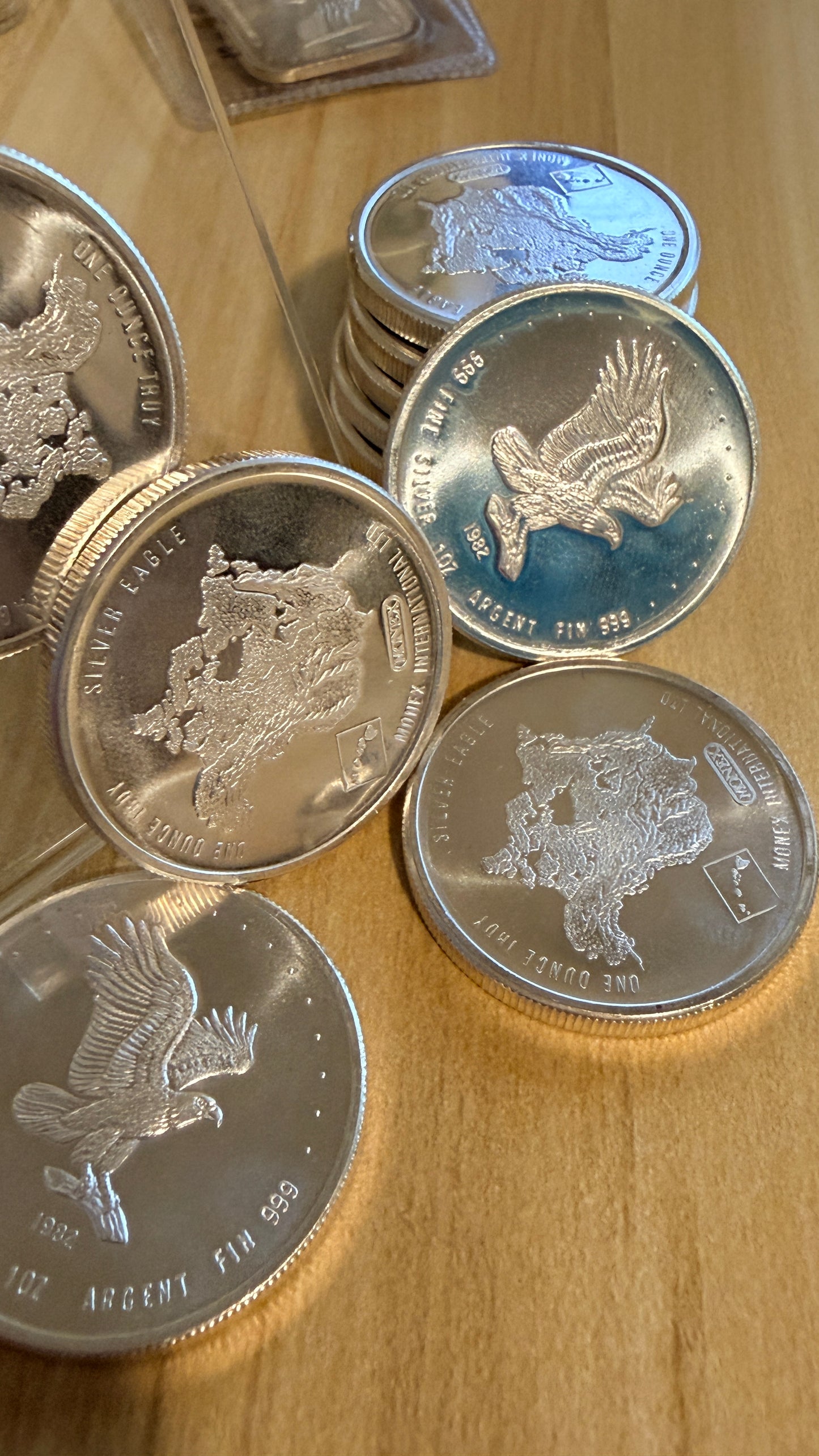 1982 Silver Eagle USA Vtg .999 Silver 1 oz Round Monex International Mint