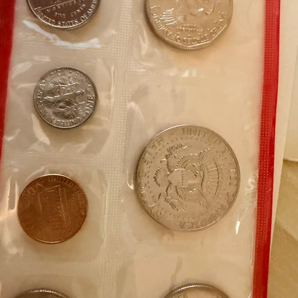 1981 P&D Uncirculated US Coin Set in Original Mint Packaging Genventro