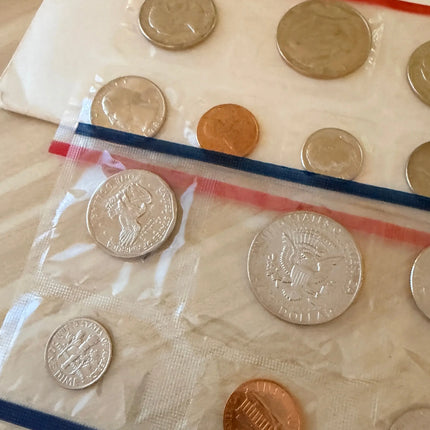 1981 P&D Uncirculated US Coin Set in Original Mint Packaging Genventro